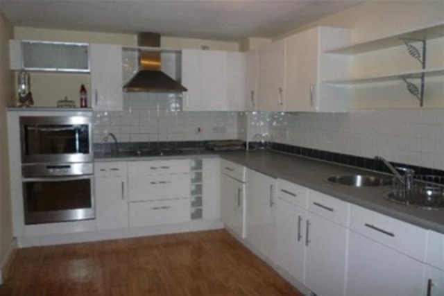  Image of 3 bedroom Flat to rent in Westfield Terrace Sheffield S1 at Sheffield, S1 4GG