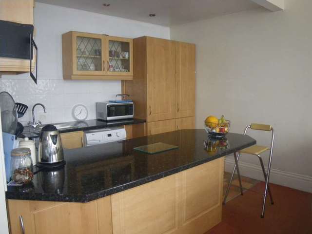  Image of 2 bedroom Apartment to rent in Queens Road Sale M33 at Queens Road  Sale, M33 6QA