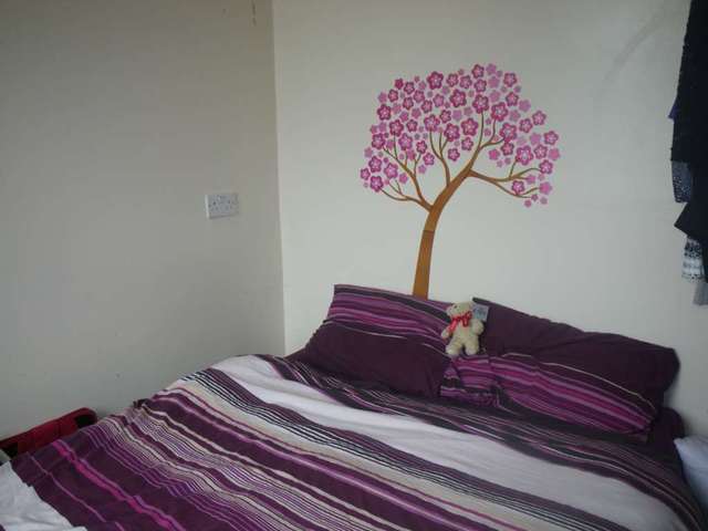  Image of 2 bedroom Apartment to rent in Queens Road Sale M33 at Queens Road  Sale, M33 6QA