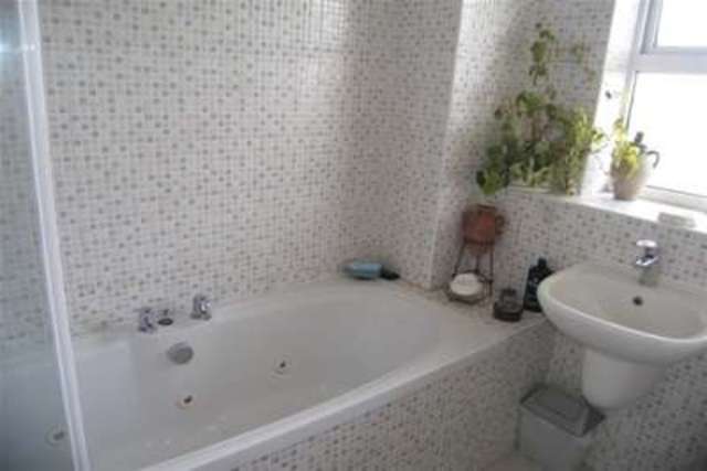  Image of 2 bedroom Flat to rent in Salisbury Road Hove BN3 at Hove, BN3 3AA
