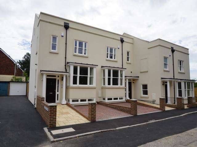  Image of 4 bedroom Detached house to rent in Cambridge Gardens Tunbridge Wells TN2 at Cambridge Gardens Tunbridge Wells Pembury, TN2 4SE
