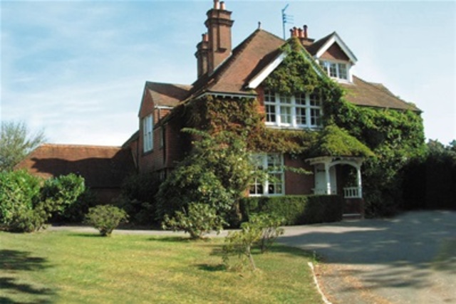  Image of 7 bedroom Detached house to rent in Oakhurst Sayers Common Hassocks BN6 at Hassocks, BN6 9JA
