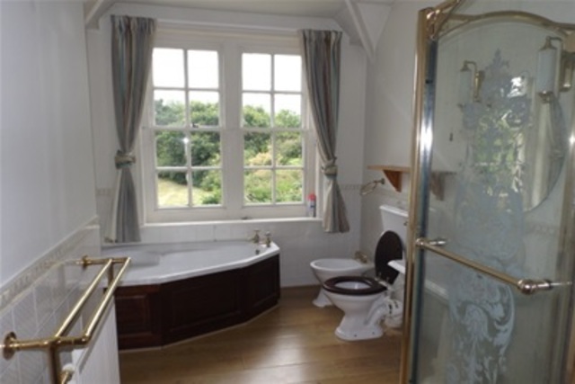  Image of 7 bedroom Detached house to rent in Oakhurst Sayers Common Hassocks BN6 at Hassocks, BN6 9JA