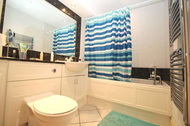  Image of 2 bedroom Flat to rent in Royal Quarter Seven Kings Way Kingston upon Thames KT2 at Kingston Upon Thames Surrey, KT2 5BU