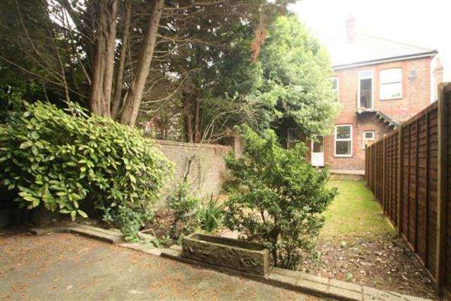  Image of 2 bedroom Flat for sale in Shakespeare Road Worthing BN11 at West Worthing, BN11 4AS