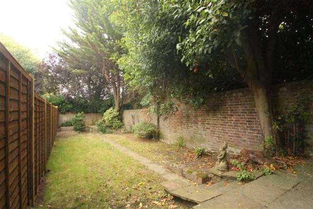  Image of 2 bedroom Flat for sale in Shakespeare Road Worthing BN11 at West Worthing, BN11 4AS