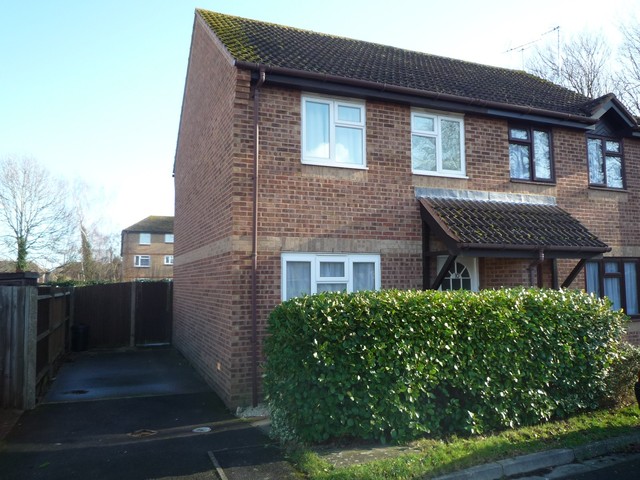  Image of 3 bedroom Semi-Detached house to rent in Sheep Fold Avenue Rustington Littlehampton BN16 at Rustington, BN16 3SQ