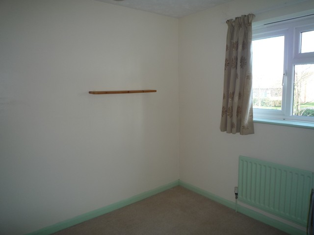  Image of 3 bedroom Semi-Detached house to rent in Sheep Fold Avenue Rustington Littlehampton BN16 at Rustington, BN16 3SQ