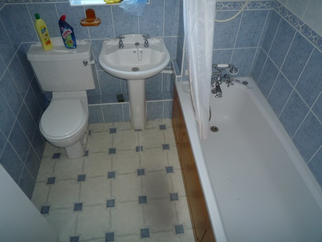  Image of 3 bedroom Semi-Detached house to rent in Sheep Fold Avenue Rustington Littlehampton BN16 at Rustington, BN16 3SQ