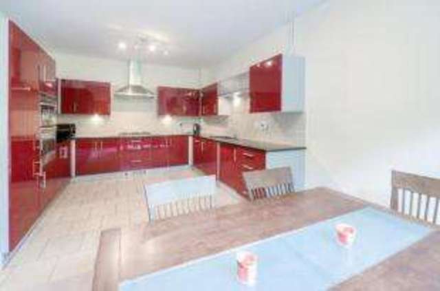  Image of 5 bedroom Detached house for sale in Shelsley Avenue Ashland Milton Keynes MK6 at Ashland Milton Keynes Simpson, MK6 4AW