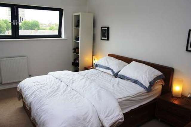  Image of 1 bedroom Flat for sale in Annabel Close London E14 at Annabel Close  London, E14 6DP