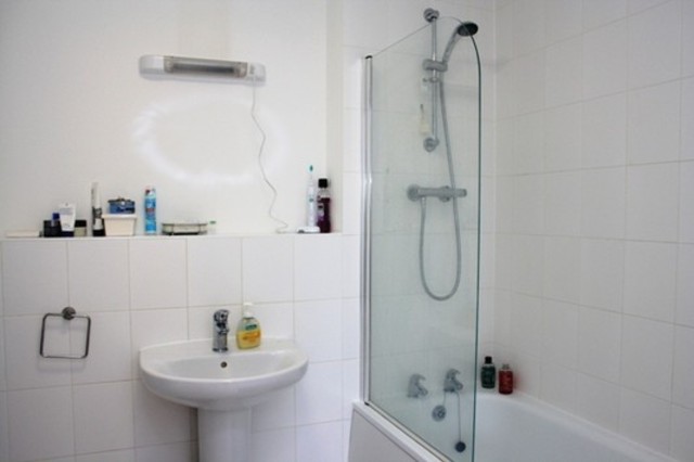  Image of 1 bedroom Flat for sale in Annabel Close London E14 at Annabel Close  London, E14 6DP