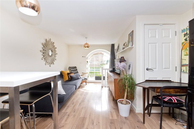  Image of 1 bedroom Flat to rent in Shepperton Road London N1 at Canonbury London Essex Road, N1 3DH
