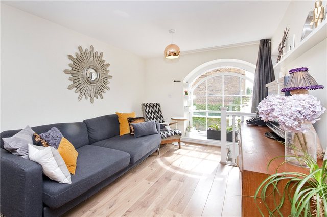  Image of 1 bedroom Flat to rent in Shepperton Road London N1 at Canonbury London Essex Road, N1 3DH