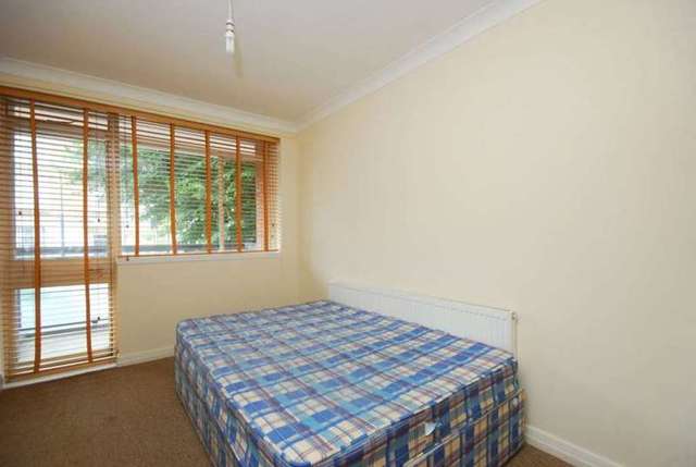  Image of 3 bedroom Flat to rent in Belsize Road London NW6 at Belsize Road South Hampstead London, NW6 4RY