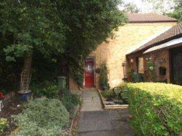  Image of 3 bedroom Semi-Detached house for sale in Shilling Close Pennyland Milton Keynes MK15 at Pennyland Milton Keynes Willen, MK15 8AE