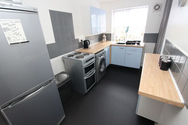  Image of 2 bedroom Flat for sale in Grove Road Shirley Southampton SO15 at Grove Road Shirley Southampton, SO15 3GG