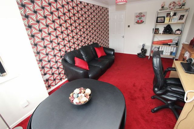  Image of 2 bedroom Flat for sale in Grove Road Shirley Southampton SO15 at Grove Road Shirley Southampton, SO15 3GG