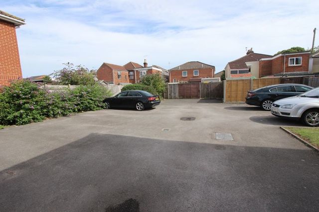  Image of 2 bedroom Flat for sale in Grove Road Shirley Southampton SO15 at Grove Road Shirley Southampton, SO15 3GG