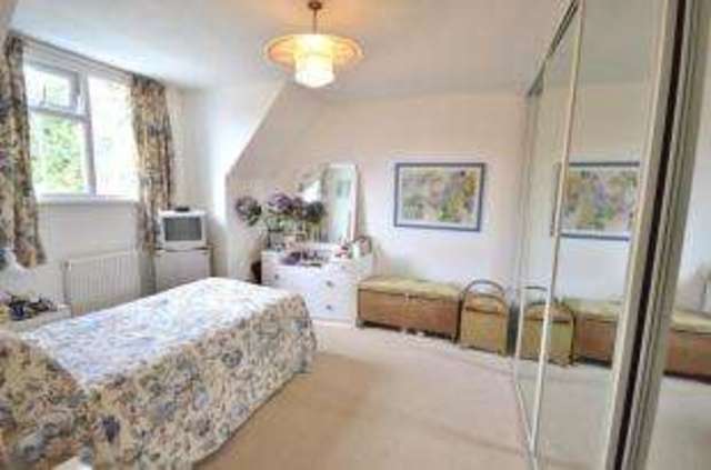  Image of 1 bedroom Bungalow for sale in Drewsteignton Shoeburyness Southend-on-Sea SS3 at Shoeburyness Southend-on-Sea North Shoebury, SS3 8BA