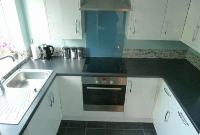  Image of 1 bedroom Flat for sale in Kinnaird Close Slough SL1 at Slough, SL1 6AS