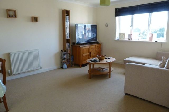  Image of 1 bedroom Flat for sale in Snowberry Road Newport PO30 at Snowberry Road  Newport, PO30 5GN