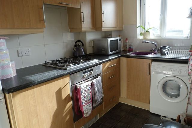  Image of 1 bedroom Flat for sale in Snowberry Road Newport PO30 at Snowberry Road  Newport, PO30 5GN