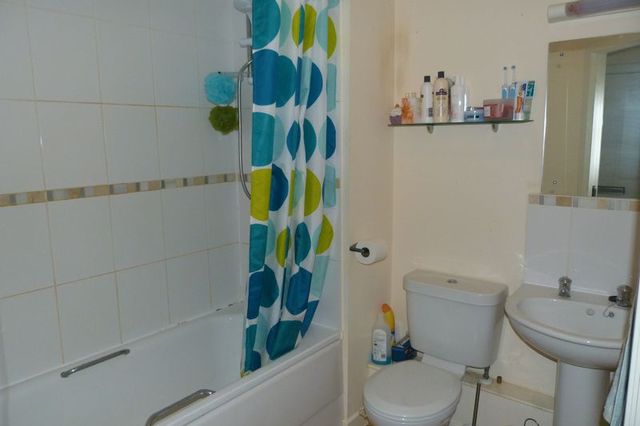  Image of 1 bedroom Flat for sale in Snowberry Road Newport PO30 at Snowberry Road  Newport, PO30 5GN
