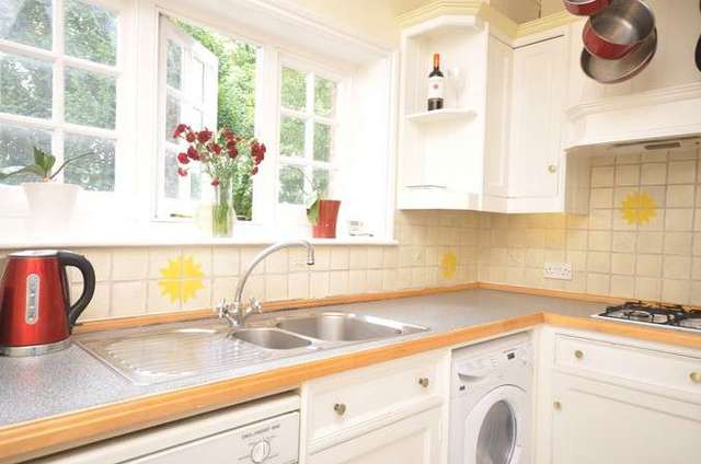  Image of 2 bedroom Flat for sale in South Parade London W4 at Chiswick, W4 1JU