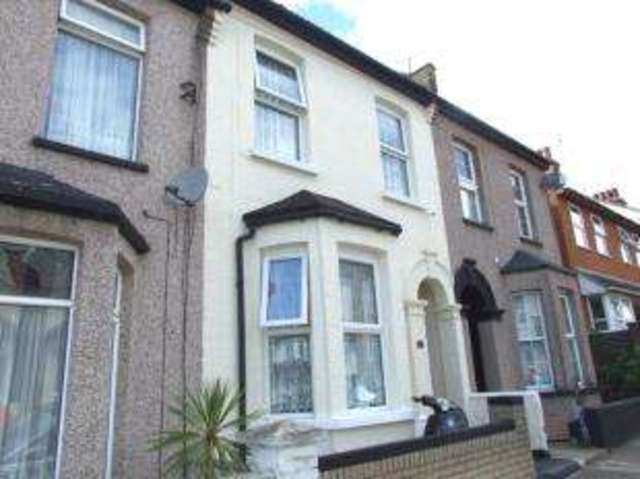  Image of 3 bedroom Terraced house for sale in Dalmatia Road Southend-on-Sea SS1 at Southend-on-Sea Essex Southchurch, SS1 2QG