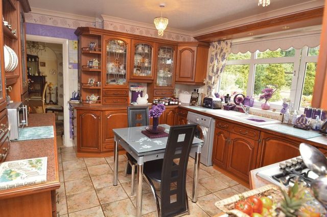  Image of 4 bedroom Detached house for sale in Southwell Road West Rainworth Mansfield NG21 at Southwell Road West  Rainworth, NG21 0HJ