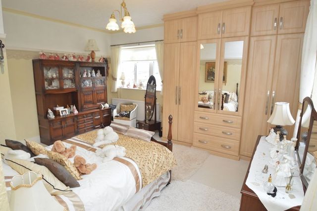  Image of 4 bedroom Detached house for sale in Southwell Road West Rainworth Mansfield NG21 at Southwell Road West  Rainworth, NG21 0HJ