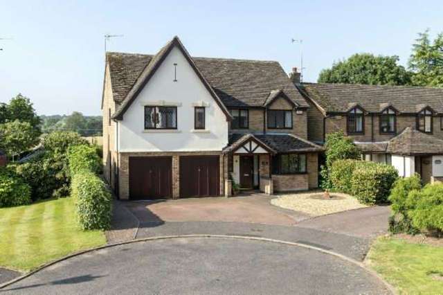 Image of 5 bedroom Detached house for sale in Sovereign Close Kenilworth CV8 at Sovereign Close  Kenilworth, CV8 1SQ