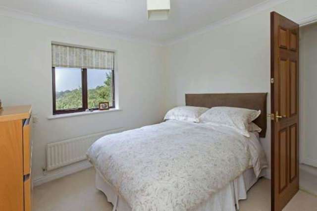  Image of 5 bedroom Detached house for sale in Sovereign Close Kenilworth CV8 at Sovereign Close  Kenilworth, CV8 1SQ