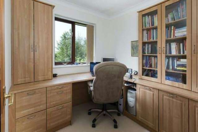  Image of 5 bedroom Detached house for sale in Sovereign Close Kenilworth CV8 at Sovereign Close  Kenilworth, CV8 1SQ