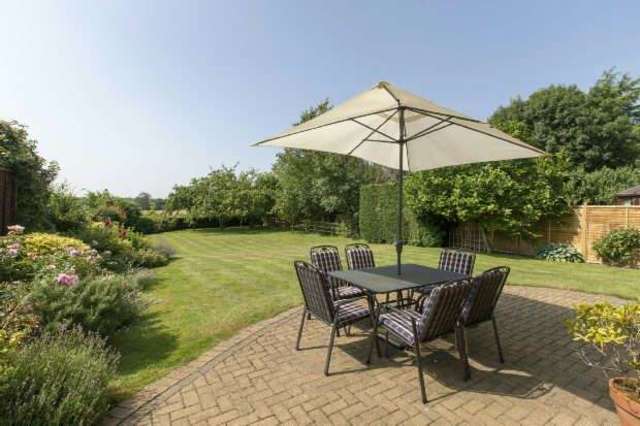  Image of 5 bedroom Detached house for sale in Sovereign Close Kenilworth CV8 at Sovereign Close  Kenilworth, CV8 1SQ