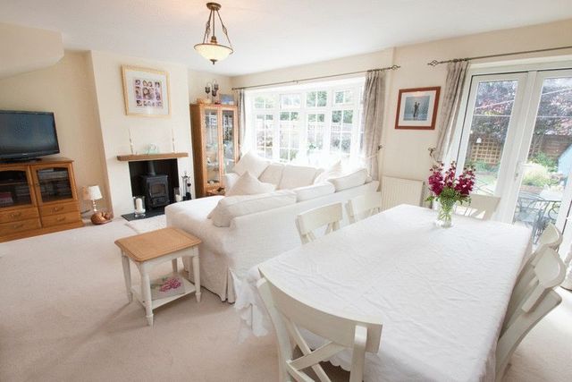  Image of 3 bedroom Detached house for sale in Springbank Chichester PO19 at Springbank  Chichester, PO19 6BX