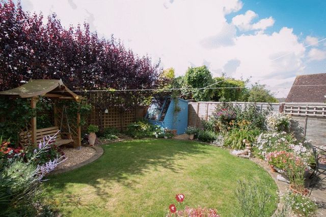  Image of 3 bedroom Detached house for sale in Springbank Chichester PO19 at Springbank  Chichester, PO19 6BX