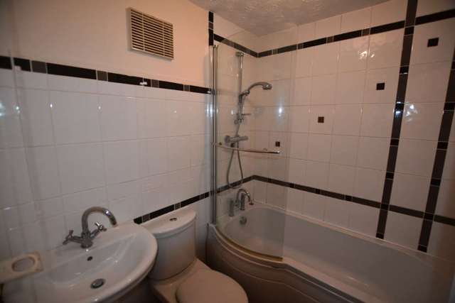  Image of 2 bedroom Flat to rent in Stamford Avenue Springfield Milton Keynes MK6 at Stamford Avenue Springfield Milton Keynes, MK6 3LD