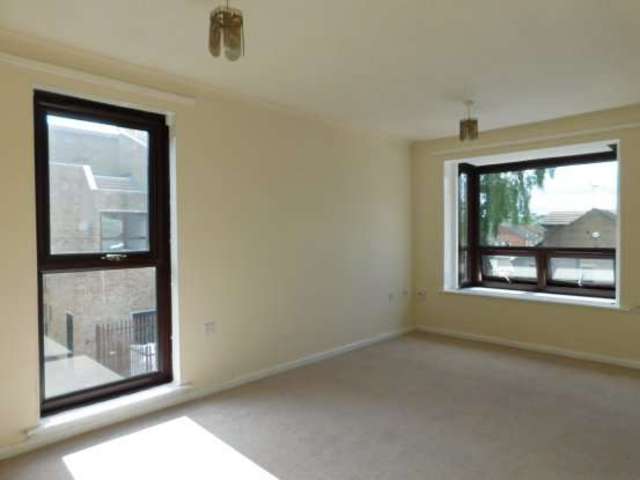  Image of 2 bedroom Flat for sale in Springfield Court Banksfield Avenue Yeadon Leeds LS19 at Leeds West Yorkshire Leeds, LS19 7XW