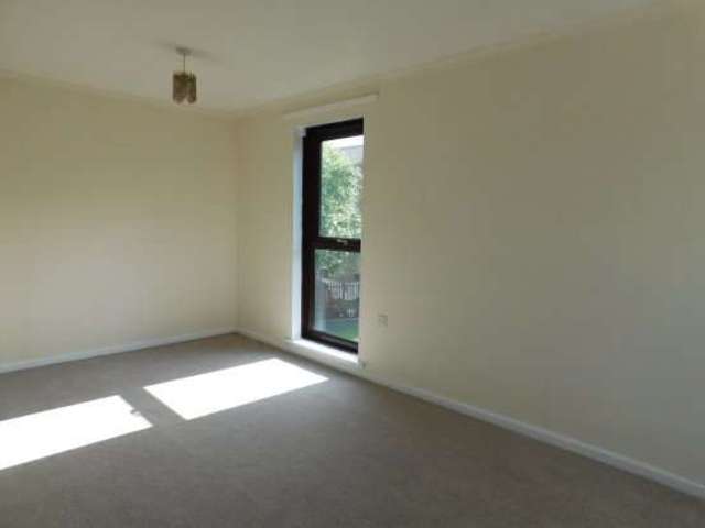  Image of 2 bedroom Flat for sale in Springfield Court Banksfield Avenue Yeadon Leeds LS19 at Leeds West Yorkshire Leeds, LS19 7XW