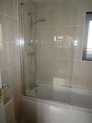  Image of 2 bedroom Apartment to rent in Queen Street Gravesend DA12 at St Andrews Court  Gravesend, DA12 2ER