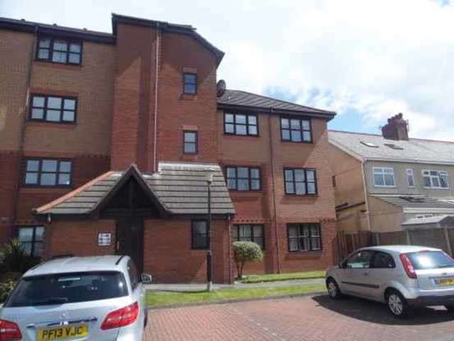  Image of 2 bedroom Flat for sale in St. Annes Court St. Annes Road Blackpool FY4 at Blackpool Lancashire Blackpool, FY4 2DS