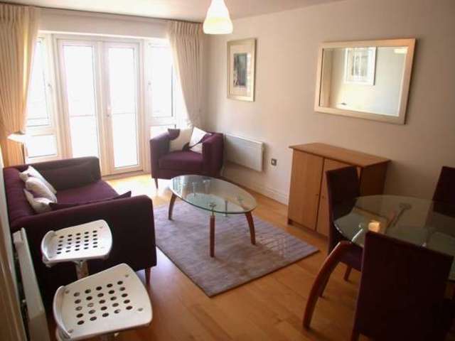  Image of 1 bedroom Flat to rent in St. Davids Square London E14 at Docklands, E14 3WG
