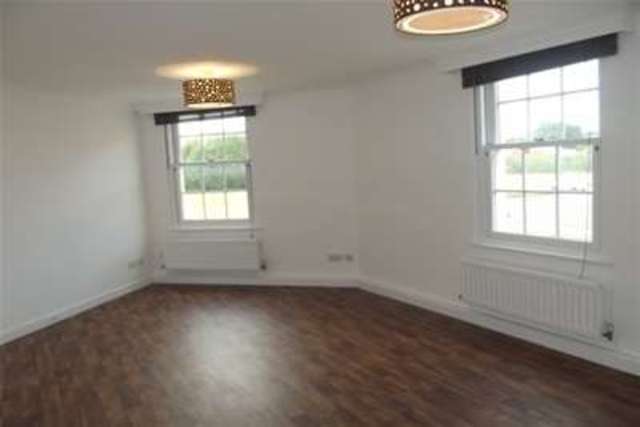  Image of 2 bedroom Flat to rent in Station Road West Canterbury CT2 at Canterbury, CT2 8AN