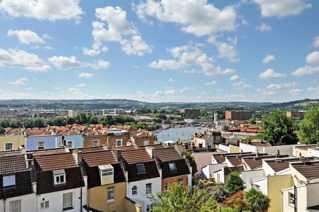 Image of 5 bedroom Terraced house for sale in St. Edwards Road Clifton Bristol BS8 at St Edwards Road Cliftonwood Bristol, BS8 4TS