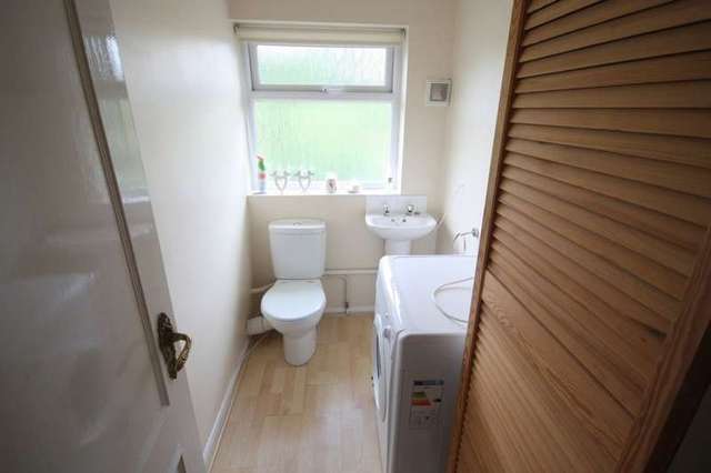  Image of 2 bedroom Apartment to rent in St. Gregorys Road Stratford-upon-Avon CV37 at St Gregorys Rd  Stratford upon Avon, CV37 6UH