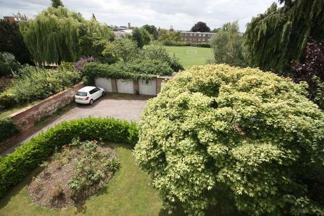  Image of 2 bedroom Apartment to rent in St. Gregorys Road Stratford-upon-Avon CV37 at St Gregorys Rd  Stratford upon Avon, CV37 6UH
