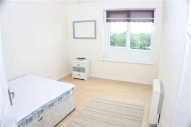  Image of 4 bedroom Flat to rent in St. Keverne Square Newcastle upon Tyne NE5 at Newcastle upon Tyne, NE5 3YL