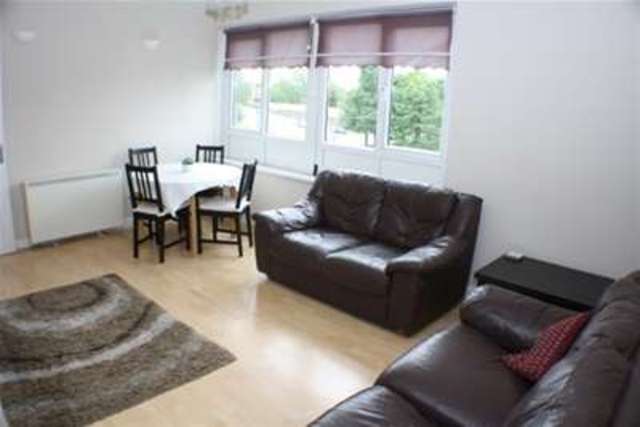  Image of 4 bedroom Flat to rent in St. Keverne Square Newcastle upon Tyne NE5 at Newcastle upon Tyne, NE5 3YL